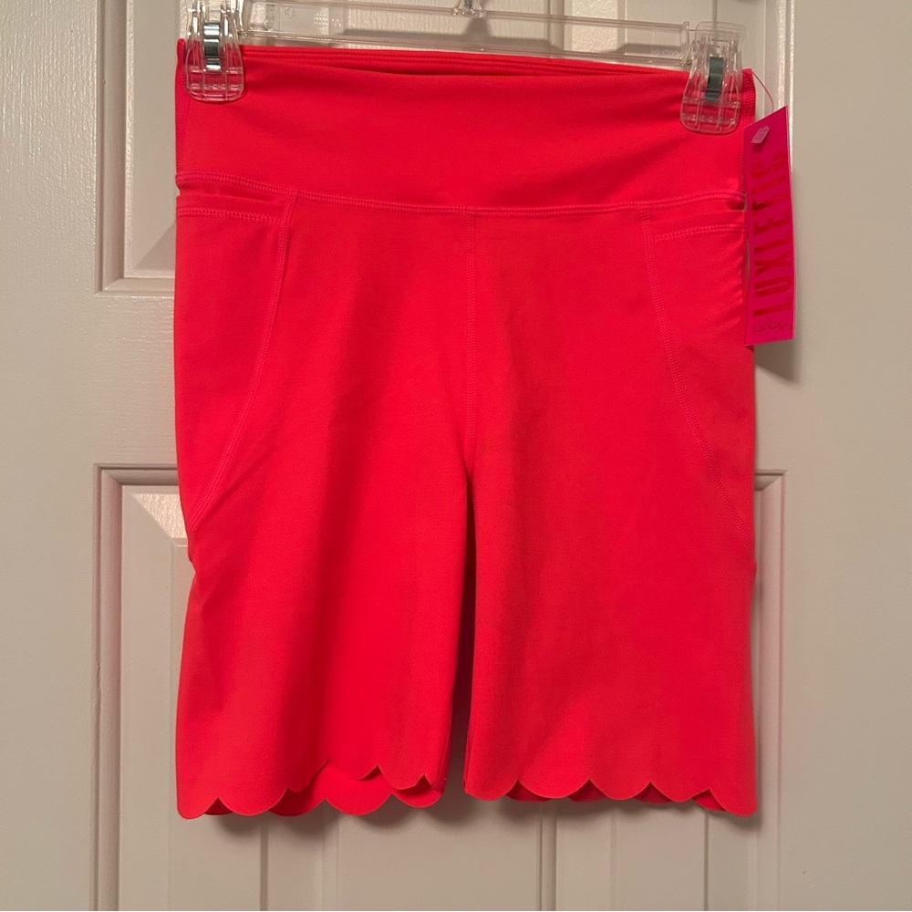 Lilly Pulitzer Luxletic Weekender High Rise Scallop Shorts Spicy Coral NWT XS
